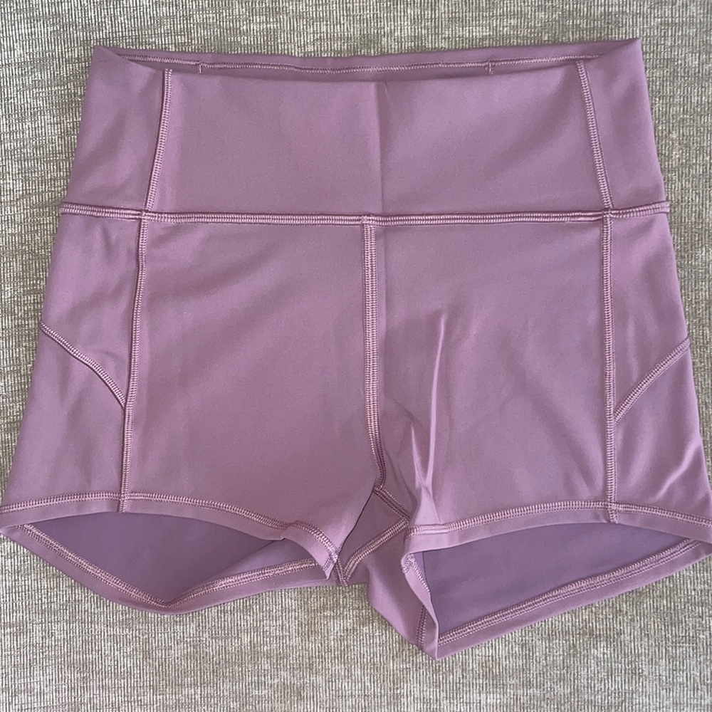 Lululemon In Movement 2.5” shorts
